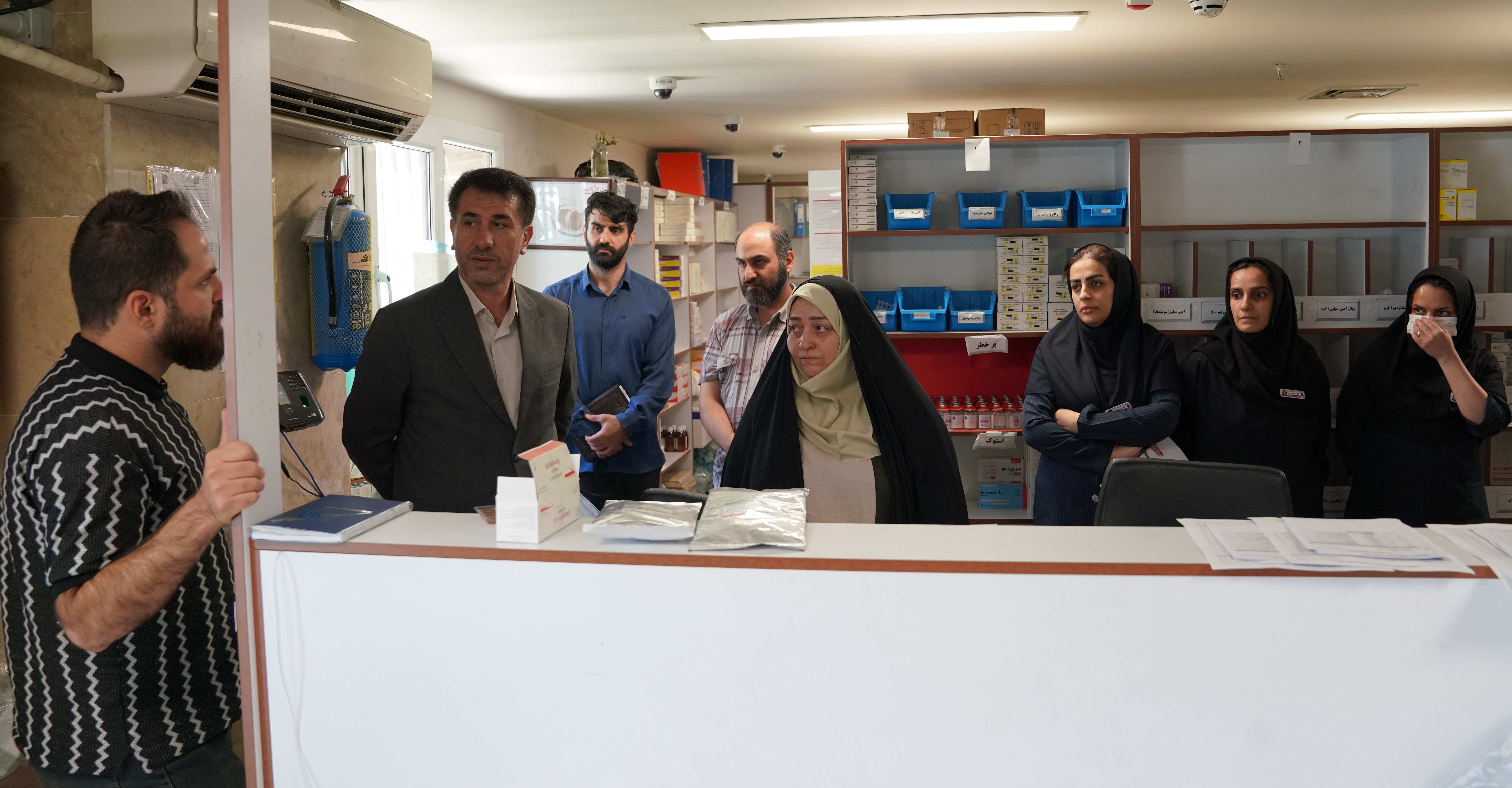 بازدید میدانی مدیران «مجموعه مدد ایران» از داروخانه‌ها و انبارهای دارویی مراکز درمانی شهریار