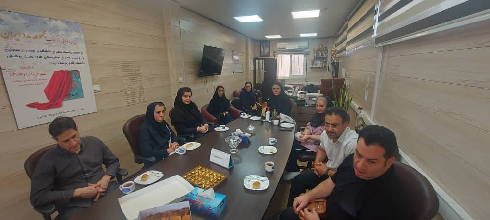 دیدار دوستانه تعدادی از پرسنل داروخانه رسول اکرم با دکتر قدوسی